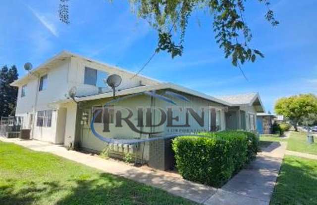 This is a cute 2 bedroom, 1 ½ bath townhouse. photos photos