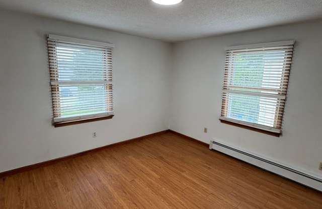Charming 3BR Duplex in New Britain photos photos