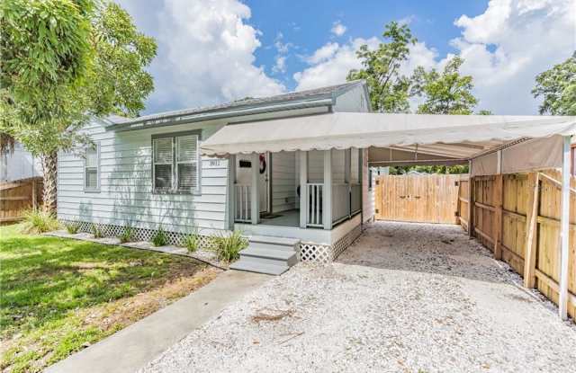 3911 N DARWIN AVENUE Gallery 2