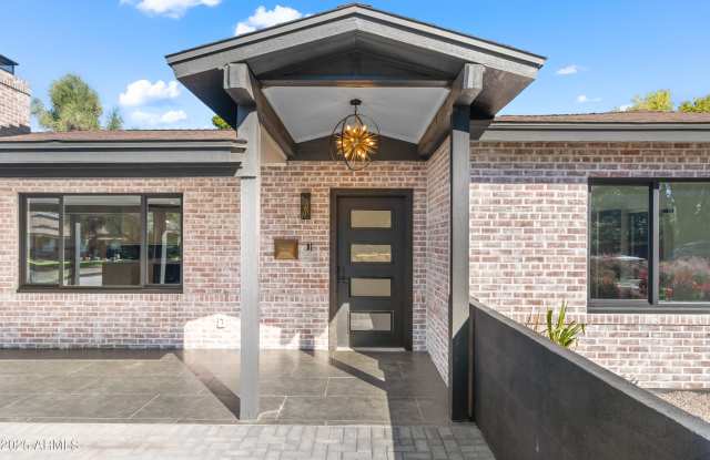 2502 E WHITTON Avenue - 2502 East Whitton Avenue, Phoenix, AZ 85016