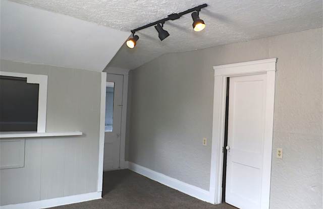 457 East 143rd Street - 1 Gallery 3