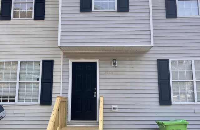 Lovely 3bedroom / 2bath Townhouse near NCSU! photos photos