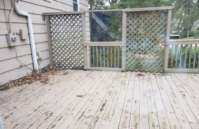 5710 W 101st Ter - 5710 West 101st Terrace, Overland Park, KS 66207