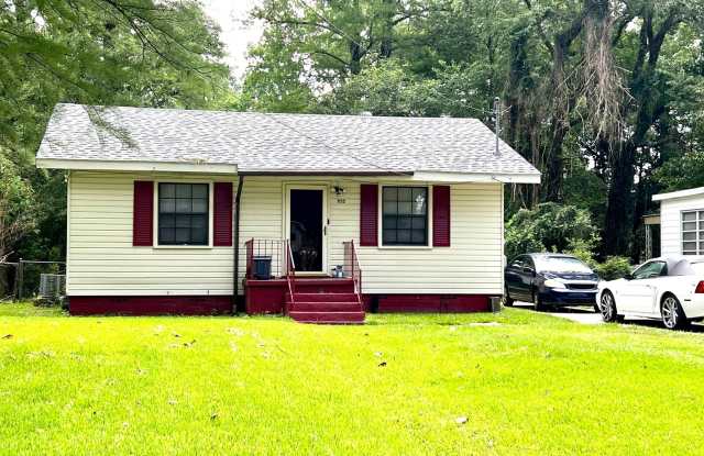 3/1.5 Woodlawn Subdivision photos photos