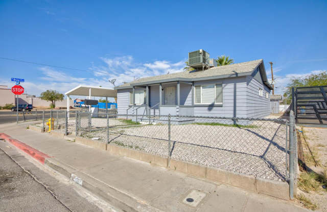 Spacious 4 bedroom, 2 bathroom home located in North Las Vegas photos photos