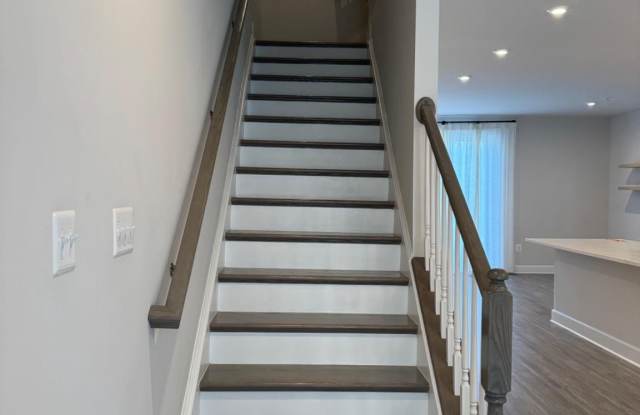 140 ALBANY Place Gallery 4