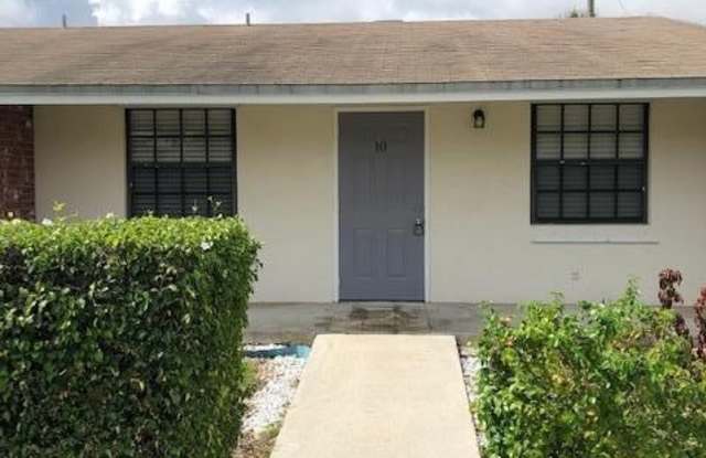 2202 NE 4th Street unit: 10 photos photos