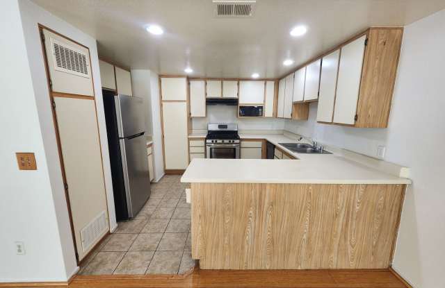 Diamond Bar 3 Bedroom Condo Gallery 4