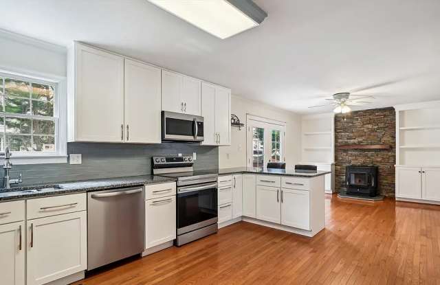 103 Huntington Court Gallery 3