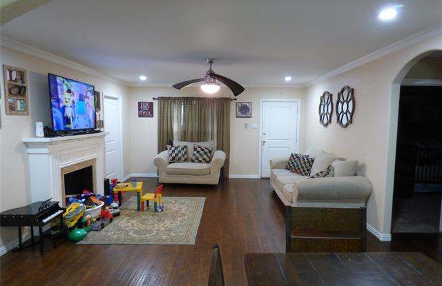 1403 Fernwood Avenue Gallery 3