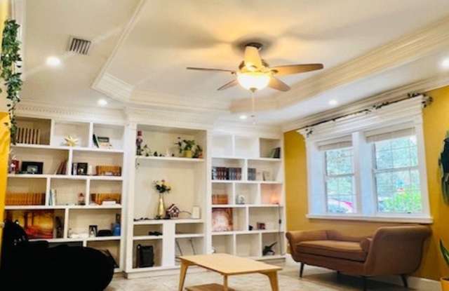 2204 Northwest 29th Avenue - 2204 Northwest 29th Avenue, Gainesville, FL 32605