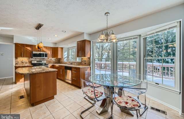 8 SAPPHIRE HILL Court Gallery 3