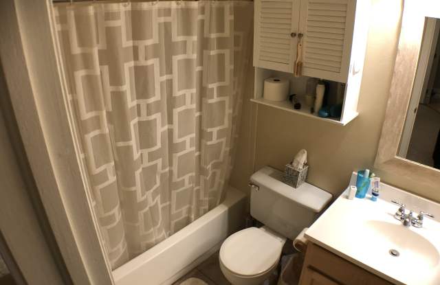 4827 White Rock Cir Gallery 2