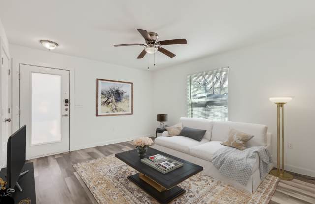 Mueller Crossing photos photos