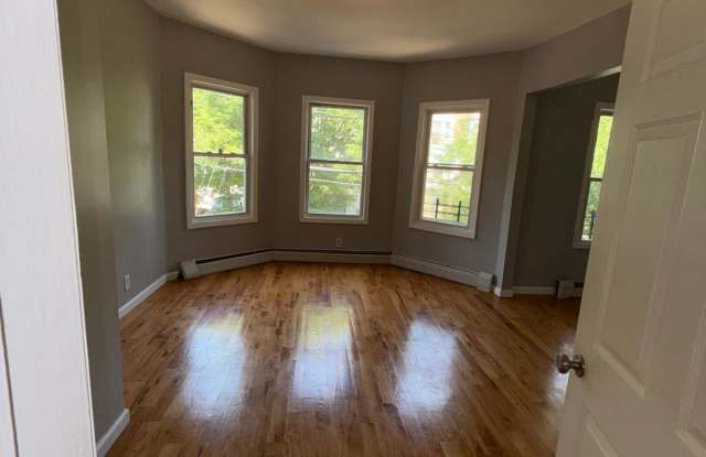 114 South 7th Street - 2 Gallery 3