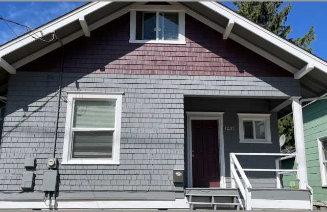 PRELEASE: 5 bdrm/2 bath near Park, WWU and Downtown photos photos