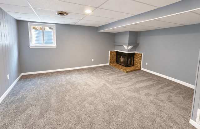 483 Glencoe Ct Gallery 4