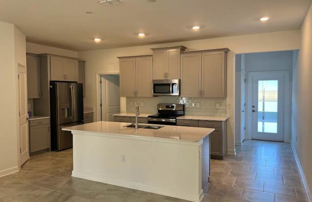 Newly built 3 Bedroom Home in Beautiful St. Cloud - 5 min from Isles of Lake Nova Gallery 4