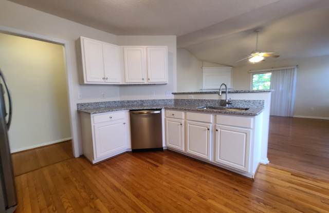 300 Brierridge Dr Gallery 4