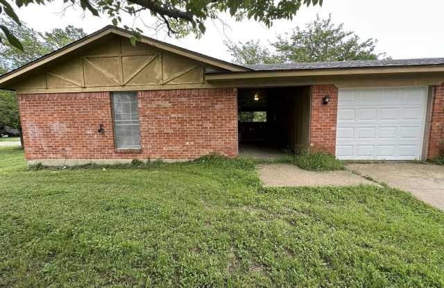 2032 Granbury St. - 2032 Granbury Street, Cleburne, TX 76033 2032 Granbury St. - 2032 Granbury Street, Cleburne, TX 76033