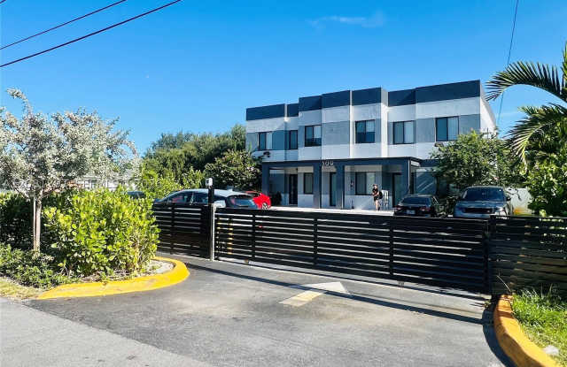 309 NW 7th Ct Gallery 1