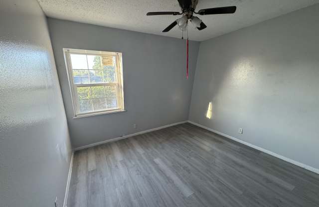 1801 Lawndale Avenue - C Gallery 4
