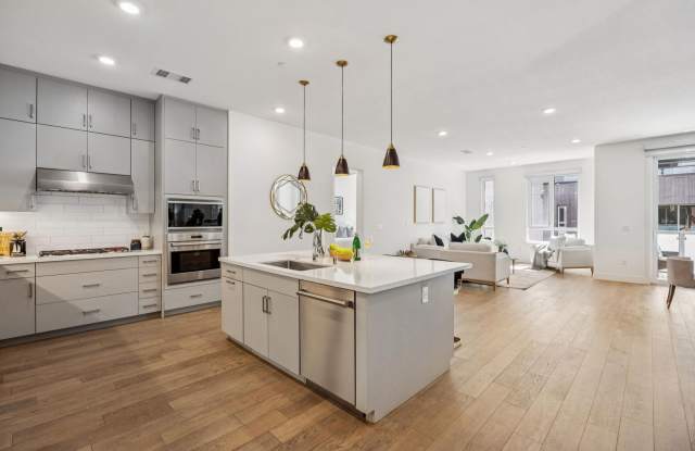 Luxury Single-Level Corner Residence with Wolf Kitchen & Private Garage photos photos