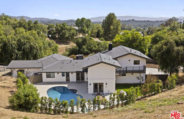 1131 Rancho Dr Gallery 2