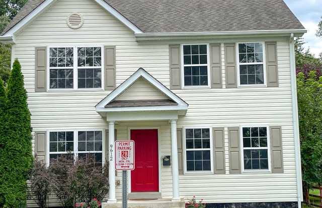 Lovely Traditional 5BR/3BA home in excellent location in College Park. Available soon! photos photos