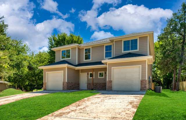 AVAILABLE NOW! 3 BEDROOM TRIPLEX LOCATED IN BONHAM, TEXAS! photos photos