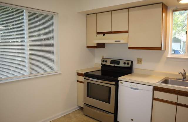1013 BAYSHORE Court Gallery 4