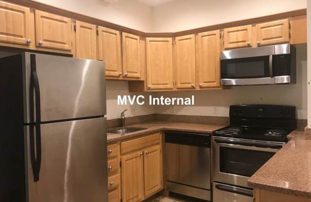 Nicely updated large 2 bed split in Allston. - 1318 Commonwealth Avenue, Boston, MA 02134