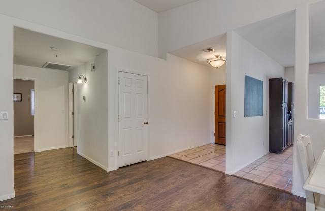 9175 E POINSETTIA Drive Gallery 4