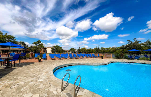 Barrington Lakes Apartments Gallery 1