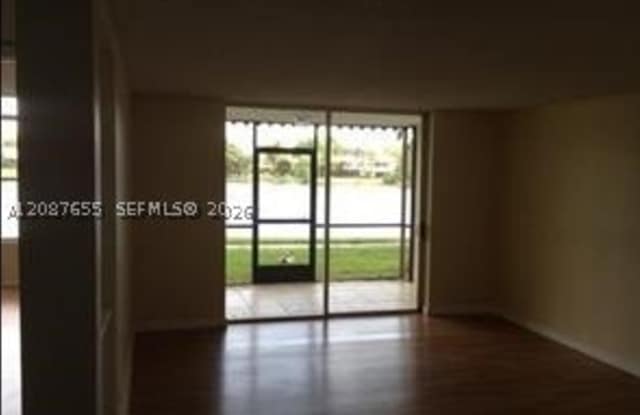 3710 Inverrary Dr Gallery 4