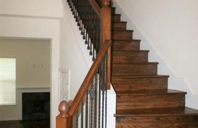 1205 Lake Vista Lane Gallery 3