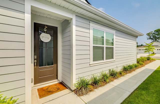 Beautiful 3 bedroom 2 bath Townhome in Savannah Quarters Gallery 4