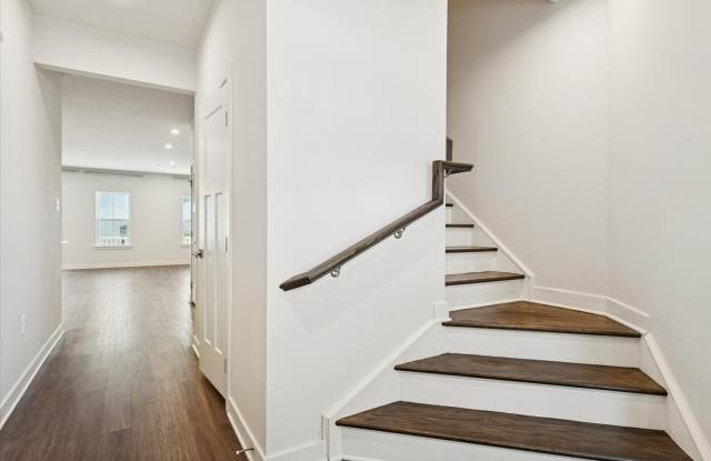 Available January 2027 – Stunning 3BD/2.5BA Townhome in Sought-After Highpoint at Downingtown! Gallery 3