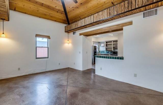 935 South Meyer Avenue Gallery 4