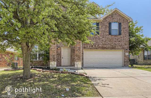 421 Emerald Creek Dr UNIT - 421 Emerald Creek Drive, Fort Worth, TX 76131