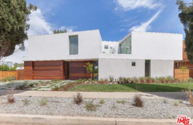4422 SHERMAN OAKS Circle - 4422 Sherman Oaks Circle, Los Angeles, CA 91403