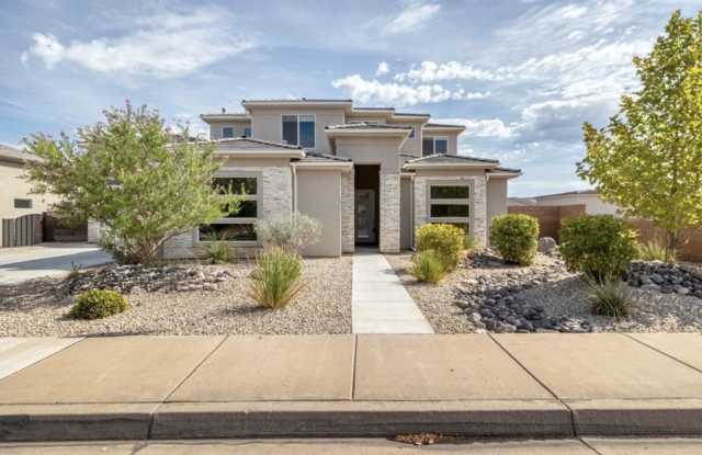 Ultimate Desert Oasis (Pool & 6 Car Garage) photos photos Ultimate Desert Oasis (Pool & 6 Car Garage) photos photos