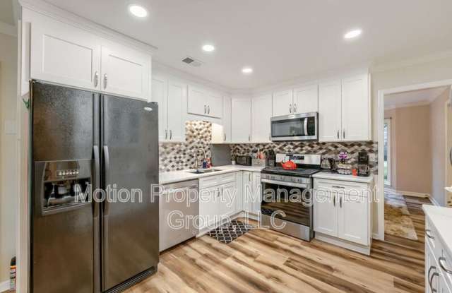 1186 Crestbrook Dr SW Gallery 4
