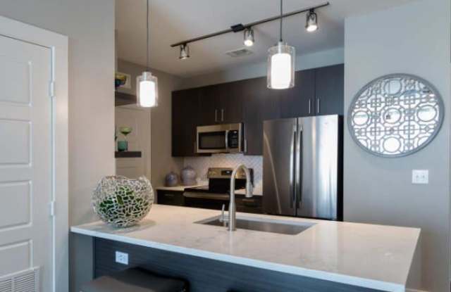 1684 E Riverside Dr Gallery 3