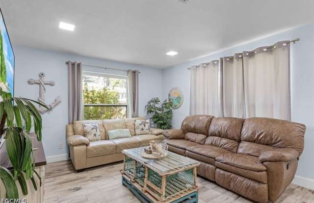 206 Cape Coral Parkway W Gallery 4