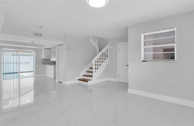 2412 West 54th Place photos photos