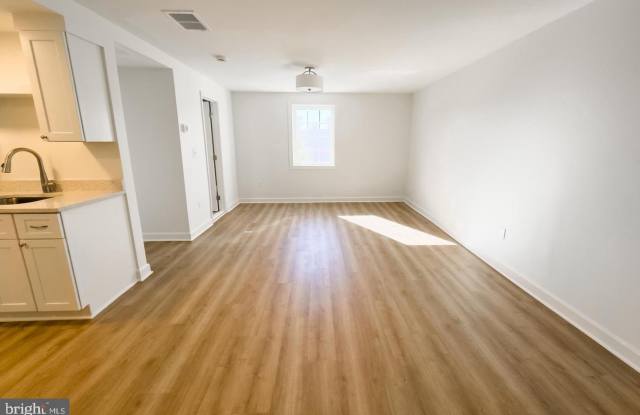 380 BROADVIEW Avenue Gallery 3