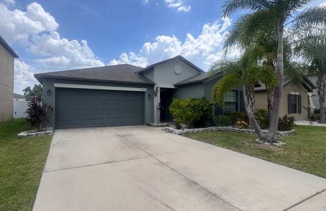 4-Bedroom, 2 Bath Single Family for Rent in Wimauma, FL | 2 -Car Attached Garage & Modern Kitchen Gallery 4