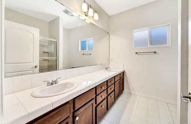 15814 San Fernando Mission Boulevard photos photos