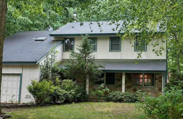 61 BRADFORD WAY - 61 Bradford Way, Camden County, NJ 08043